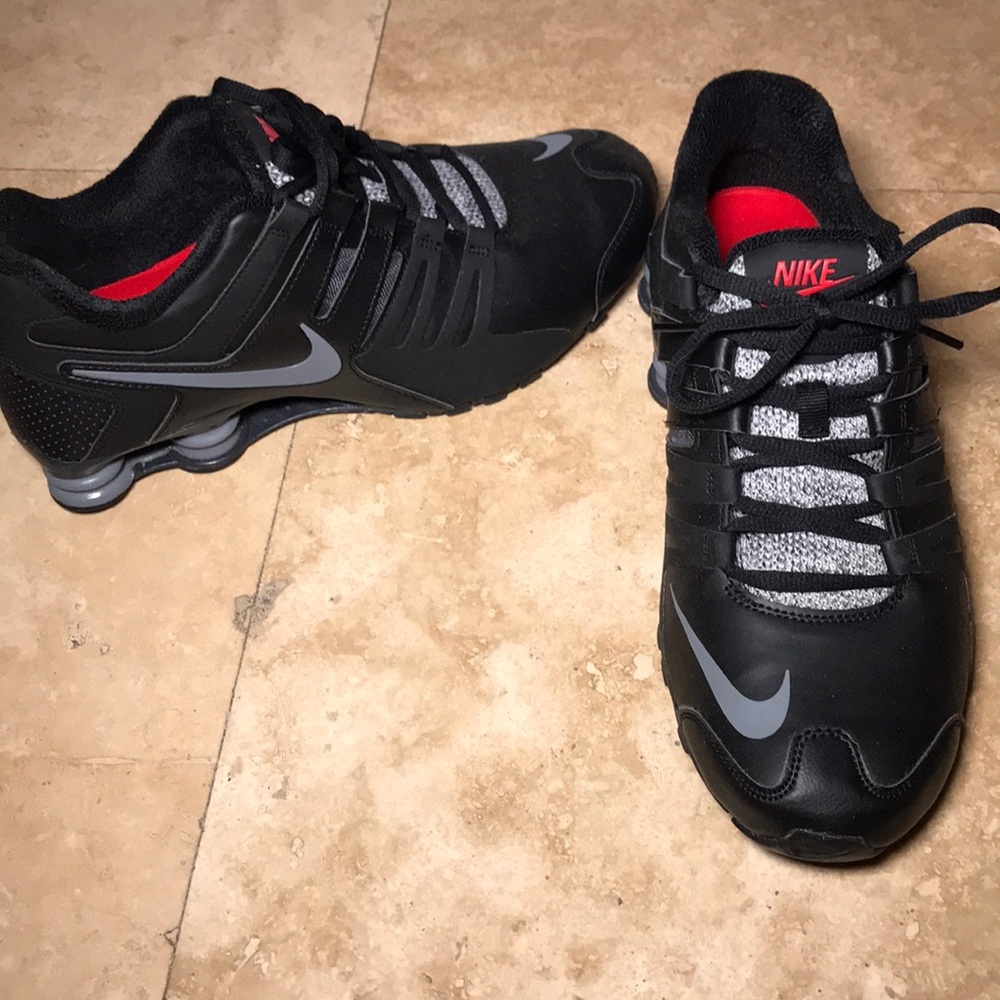 Nike Shox 10.5 in black/gray